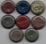 LOTE CONTENDO 6 TAMPINHAS ANTIGAS SENDO: COCA-COLA COM REVERSO SÉRIE DOMINO,  SINUELO ( AZUL ), TIMBÚ ( VERMELHA ) , ÁGUA PLAZA FILTRADA,  FONTE DA MONTANHA ÁGUA PILAR SÃO PAULO - RIBEIRÃO PIRES , ÁGUA MINERAL NATURAL SANTA PAULA ,  ÁGUA MINERAL SERRA NEGRA E SERRAMALTE EXTRA LUXO