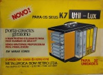 ANTIGA PLACA - PUBLICIDADE /  PARA OS SEUS K 7 = UTIL -  LUX  PEÇA EM PLÁSTICO COM DIMENSÃO APROXIMADA 50 x 36 cm   .... METALÚRGICA BOM RETIRO LTDA