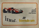 MAGNÍFICA PLACA PUBLICITÁRIA " A MODA JOVEM EM LENCOS - I N G A - FÓRMULA UM " PEÇA EM PLÁSTICO COM DIMENSÃO 49,7 x 36,0 cm