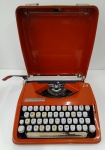 ANTIGA MÁQUINA DE DATILOGRAFIA " HERMES BABY  - MALETA " PEÇA DECORATIVA, PRECISA DE MANUTENÇÃO