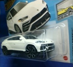 BRINQUEDOS E HOBBIES ( HOT WHEELS )  '17 LAMBORGHINI URUS  ACONDICIONADO NO BLISTER CARRINHO COM 6,8 cm