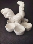 RARA E PERFEITA GALINHA PORTA OVOS EM PORCELANA SUECA VITRIFICADA , PARA COLECIONADORES DE PEÇAS DIFERENTES ... MEDE 14 cm  ALTURA x 15 cm DIÂMETRO .