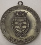 MEDALHÍSTICA - MEDALHA DA ESCOLA NAVAL - BRASIL - ILHA DE VILLEGAGNON PEÇA EM METAL PRATEADO  43,7 g  /  46,0 mm