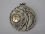 ANTIGA MEDALHA ESPORTIVA EM METAL PRATEADO DATADA DE 1982 PEÇA COM 50,0 mm GRAVADOR PIAZZA