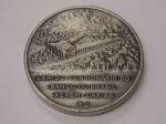 ANTIGA MEDALHA EM METAL PRATEADO COMEMORATIVA AOS 30 ANOS ( 1951 - 1981 ) ASSOCIAÇÃO DOS ANTIGOS FUNCIONÁRIOS DO BANCO DO BRASIL PEÇA COM DIÂMETRO DE 51,0 mm  - LAR DOS FUNCIONÁRIOS DO BANCO DO BRASIL  XERÉM - CAXIAS - RJ