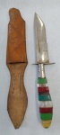 CUTELARIA - PEQUENA FACA COM BAINHA EM COURO, COMPRIMENTO TOTAL DA PEÇA 15,8 cm
