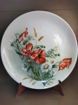 PRATO COM POLICROMIA FLORAL PINTADO A MÃO " PORCELANA STEATITA " DIÃMETRO MEDE 31 cm