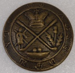 ANTIGO BOTON DE UNIFORME VINTAGE DO " ROYAL BLACKHEATH GOLF CLUBE " CLUBE ESTE INSTITUIDO EM 1608, SITUADO EM UM CANTO TRANQUILO DO SUDESTE DE LONDRES...PEÇA COM DIÂMETRO DE 28,0 mm