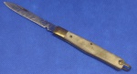 ANTIGO CANIVETE COM GRAVAÇÃO NA LÂMINA " INOX - T " COMPRIMENTO ABERTO 14,0 cm COMPRIMENTO FECHADO 7,7 cm