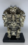 Metal Prateado - Figura Asteca representando o Deus Mayan / México. Medindo 21x14x8 cm.