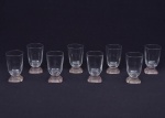 Conjunto de 8 copos de cristal europeu, translucidos com bases escalonadas em suave tom salmon. 11x6x6 cm