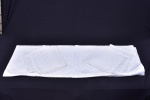 Lote contendo  toalha de mesa e 10 guardanapos de tecido adamascado. Apresentam manchas de amarelados.  Toalha 220x146 cm   Guardanapos 48x45 cm