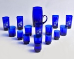 Retrô - lote composto por 1 jarra, 5 copos para vinho, 5 copos para suco / água e 5 copos para long drink estes com pintura de parreira e trigo. Anos 50/60 tons de lápis lazuli. (21cm / 8cm)