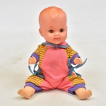 Antigo bebe menino em borracha, sem identificação do fabricante, anos 70/80. Alt 25cm