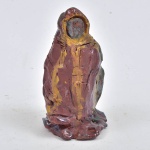 Curiosa imagem de Nossa Senhora da Imaculada Conceição - escultura em cerâmica vidrada, dita " flambe" com glazed nos tons azul, vermelho e marrom. (14X7)