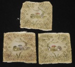 Lote composto de três delicados panot em seda bordados à mão com pássaros ao centro e borboletas nos cantos.  16x16 cm