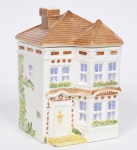 Biscoiteira em cerâmica Townhouse Canister Collection Avon em formato de grande casa. Peça de coleção - Alt 23,5 cm  Larg 16 cm Com 15 cm