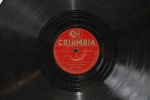 Disco 78 RPM (12'') em goma - laca - André Kostelanetz e sua orquestra de concêrto - serenata/poema - Indústria nacional - possui riscos - necessita de limpeza