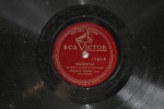 Disco 33 RPM (10") - Richard Crooks -A little love, a little kiss/ macushla - Marca: Victor - Made in U.S.A - possui riscos - necessita de limpeza