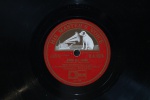 Disco 33 RPM (10") - Beniamino - Addio Bel Sogno/ Solo per te, lucia - marca: His master´s voice - made in England - possui riscos necessita de limpeza