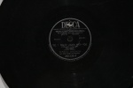 Disco 33 RPM (10'') - Teresa Brewer/ Lill i Waltz again with you - marca: Decca - possui arranhões  e riscos - necessita de limpeza