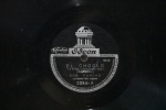 Disco 33 RPM (10'') - Don Pancho - Derecho viejo/ El choclo - Marca: Odeon - Possui riscos - necessita de limpeza
