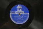 Disco 33 RPM (10'') - Dick Haymes - What's good about goodbye?/ It was written in the stars - marca: Odeon - possui riscos e necessita de limpeza
