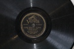 Disco 33 RPM (10") - Angelillo - Paquiro/ Ojos verdes - Marca: Victor - Made in Argentina - contém riscos e necessita de limpeza
