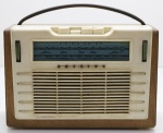 ELETRONICOS - Antigo rádio PHILIPS. Não testado e sem garantia. Med.: 20x26,5x8 cms.