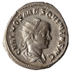 Império Romano, Antoninianus, 251. Prata. RIC IV-iii, 176a; Sear 9555. Hostilianus (Jul 251 - Nov 251). Anv: C VAL HOS MES QVINTVS N C, busto irradiado e drapeado à direita; Rev: MARS PROPVG, Marte avançando à direita, segurando lança e escudo. Hostilianus reinou por poucos meses, e suas moedas são escassas. Sob. Leve incrustração no reverso. Estimado R$ 650,00 - 750,00