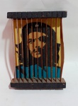Quadro com a figura de Che Guevara. Medidas:  16 x 11 cm.