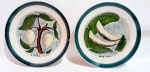 Pratos de coleção em cerâmica Prado com pintura Limão e Bananas . Medida  20 cm de diâmetro cada.Um dos pratos com pequeno bicado.
