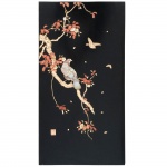 Bela e rara placa em laca decorada com madrepérola e marfim representando pássaros, árvores e flores. Assinada. Japão, Meiji, Séc. XIX. 91 x 48 cm.
