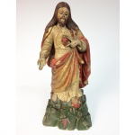 Escultura em madeira policromada representando Senhor Jesus Cristo. Brasil, Séc. XVIII. 50 cm de altura.