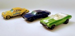 Hot Wheels - 3 Colecionáveis carrinhos - Sendo: Dodg Charger  69 (Capota levanta), Chevelle ss conversível, e Chevelle ss 70 Butter finger (NESTLE) - Metal e plástico rígido. Conforme fotos. Medida maior: 8 x 3 cm.