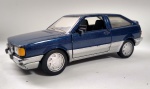 Linda Miniatura Volkswagen Gol GTI - Carrinho Fricção de metal - Porta Malas abre/fecha - Funcionando: 11 x 5 cm.