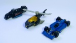 Hot Wheels - 3 Colecionáveis carrinhos -  Sendo Moto, Helicóptero e Carro de corrida  - Metal e plástico rígido. Conforme fotos. Medida maior: 8,5 x 3 cm. Vendido no estado!