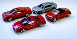 MAISTO - Lote com 4 miniaturas de carrinhos  em modelos diferentes - Medida maior: 8 x 3 cm. conforme fotos.