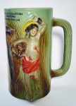 Antiga e Rara Caneca de Porcelana S. Paulo. comemorativa, com linda arte em relevo representando Salve São Sebastião Padroeiro Do Rio De Janeiro - Festa Tradicional de São Sebastião. Promoção da Velha Guarda da Mocidade Independente de Padre Miguel. Velha Guarda só é Quem é, e não quem quer. Medida: 17,5 x 14 x 10 cm.