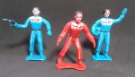 3 Antigas e Raras Miniaturas de personagens da competição de corrida TRS - Plástico Rígido - Item de coleção - Medida maior: 9,5 x 5 cm.