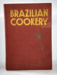 Raro livro - BRAZILIAN COOKERY - Traditional and Modern - 1965 - by Margarette de Andrade - With illustrations by Carybé - Publicação Charles E. Tuttle Company. Tokyo, JAPAN - Idioma Inglês - Possui 349 páginas - Capa dura com revestimento em tela - Medida: 26,5 x 19 x 3,5 cm. Obs: Possui amarelado nas 5 primeiras folhas, conforme fotos.