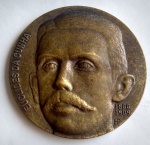 Antiga e linda medalha em bronze - Com esfinge em alto de Euclides da cunha, e no reverso Casa onde o poeta nasceu - Emitida em 1986 - Pela Secretaria de Estado de Ciência e Cultura do Rio de Janeiro - Medida: 68mm de diâmetro x 6mm de espessura.