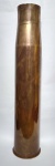 Antiga e grande Cápsula de Canhão 90 mm M19 - Ano: 1943 - Período da 2ª Guerra Mundial - Bronze - Peso: 5.135 gramas - Medida maior: 60 cm altura x 13 cm diâmetro.
