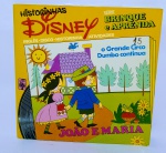 LP Compacto e Livro Educativo - Série Brinque e Aprenda Inglês - Historinha da Disney em: JOÃO E MARIA. Livro com atividades, historinha e ilustrações que ajudam e ensinam a entender o idioma Inglês. 20 páginas - Ano: 1980 - Marcou época - Medida do livro: 8,5 x 8,5 cm. Obs: possuem anotações nas atividades.