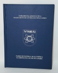 Sem uso - Pasta Militar Convenção - Comando da Aeronáutica - Departamento de Controle do Espaço Aéreo - PAME-RJ - Parque de Material Eletrônica Da Aeronáutica do Rio de Janeiro - Cor azul escuro - Material: sintético - Medida: 31 x 24 cm.