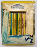 Antiga coleção ''Contos de Fadas Maravilhosos'' - ''Caixa com 12 histótias de autores famosos, tôdas ilustradas a côres!'' - Ano: 1967 - ''Editôra Brasil-América''- OBS: 2 livrinhos só possuem as capas: O ''Alfaiate Valente'' e ''A Bela e a Fera''. - conforme fotos. Medida da caixa: 16,5 x 13 x 5,5 cm. - Medida do livrinho: 8 x 6 cm.