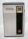 Antigo Rádio de bolso - Rádio AM Transistor 6 - National Panasonic. Modelo:  R-1031 - Precisa de revisão - Funcionamento: 2 pilhas pequena - Conforme fotos - Medida: 10 x 6 x 3 cm.