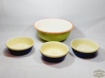 Jogo de Sobremesa 4 Peças sendo saladeira com 3 cumbucas em Ceramica Vitrificada. Medida: Saladeira 25 cm diametro x 9 cm e Cumbucas 15 cm x 5 cm altura