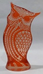 PALATNIK – Escultura cinética representando coruja em resina de poliéster de manufatura Abraham Palatnik. Medindo 17 cm de altura por 9,5 cm de comprimento. 