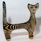 PALATNIK – Escultura cinética representando felino em resina de poliéster de manufatura Abraham Palatnik. Medindo 20 cm de altura por 19,5 cm de comprimento. 